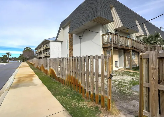 Islandwood Condos Unit 104