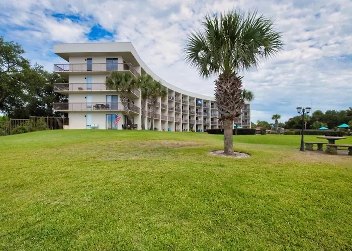 Cozy Bayfront Condo